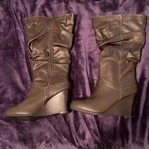 New without tags brown knee high wedge boots size 10